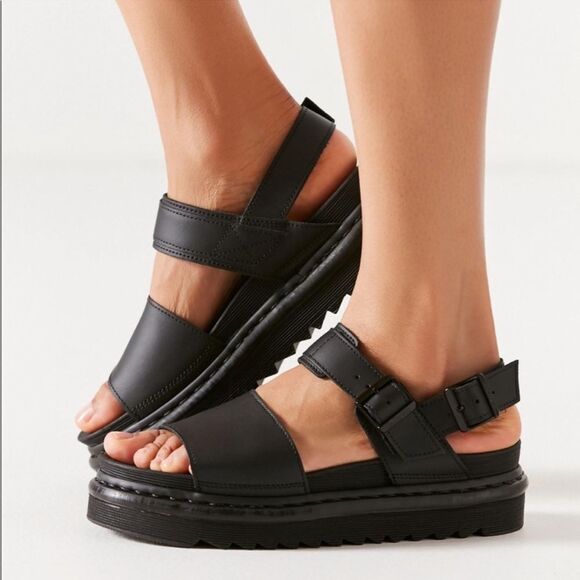 Dr. Martens x Urban Outfitters Voss Black Hydro Leather Sandals - Picture 3 of 11